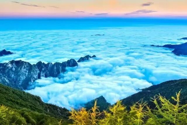 Taibaishan summit — the highest peak of the Qinling Mountains at 3,767m